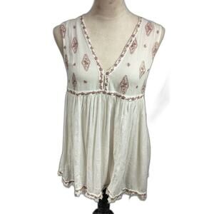 Free People (S) Cute, white, pink embroidery, sleeveless, keyhole back tank top